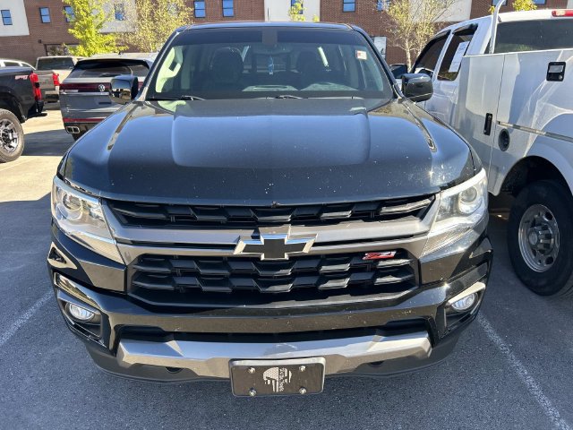 Used 2022 Chevrolet Colorado Z71 AWD/4WD image 2