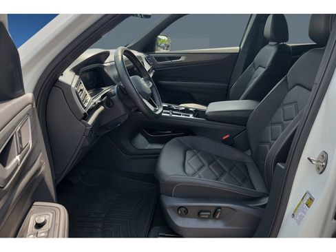 Used 2024 Volkswagen Atlas Cross Sport SE FWD image 27