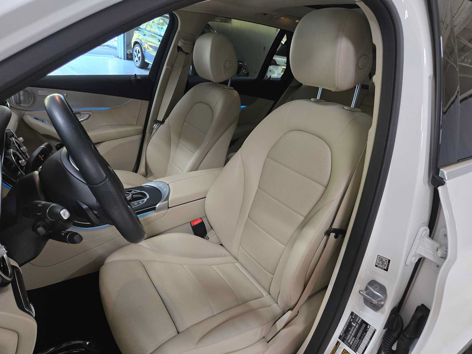 Used 2019 Mercedes-Benz GLC 300 4MATIC image 21