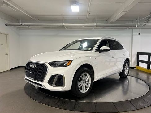 Used 2024 Audi Q5 2.0T Premium w/ Convenience Package AWD/4WD image 3