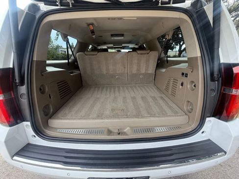 Used 2018 Chevrolet Suburban Premier image 19