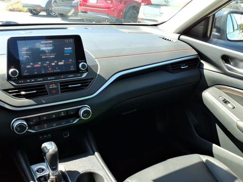 Certified 2022 Nissan Altima 2.0 SR FWD image 15