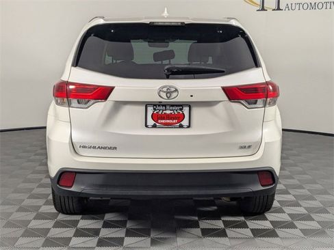 Used 2019 Toyota Highlander XLE image 6