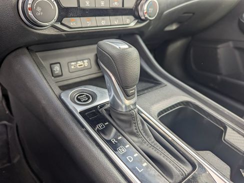 Used 2024 Nissan Sentra SV FWD image 14