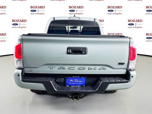 Used 2022 Toyota Tacoma TRD Off-Road image 7