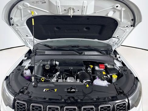 New 2026 Jeep Compass Latitude image 32