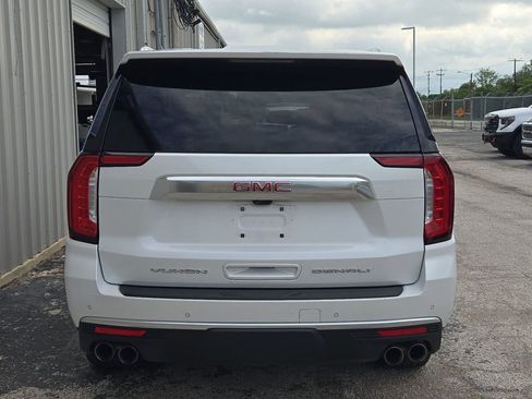 Used 2022 GMC Yukon XL Denali w/ Denali Ultimate Package AWD/4WD image 4