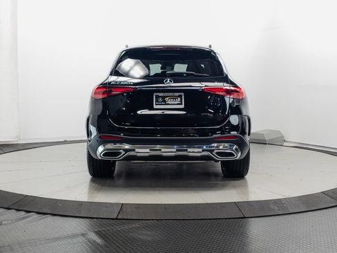 Used 2025 Mercedes-Benz GLC 350e 4MATIC image 26