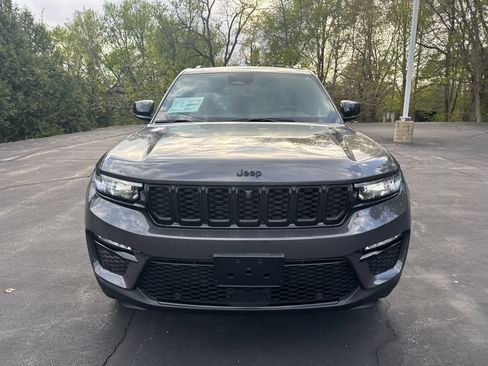 Used 2024 Jeep Grand Cherokee Limited w/ Luxury Tech Group II AWD/4WD image 8