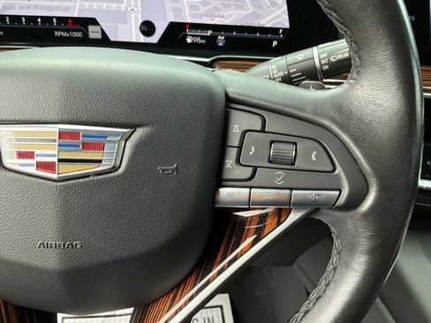 Used 2021 Cadillac Escalade ESV Premium Luxury AWD/4WD image 14