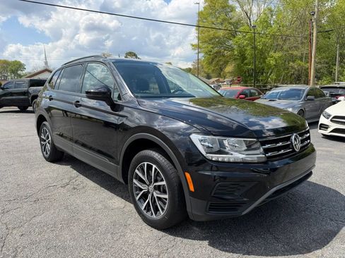 Used 2021 Volkswagen Tiguan S image 3