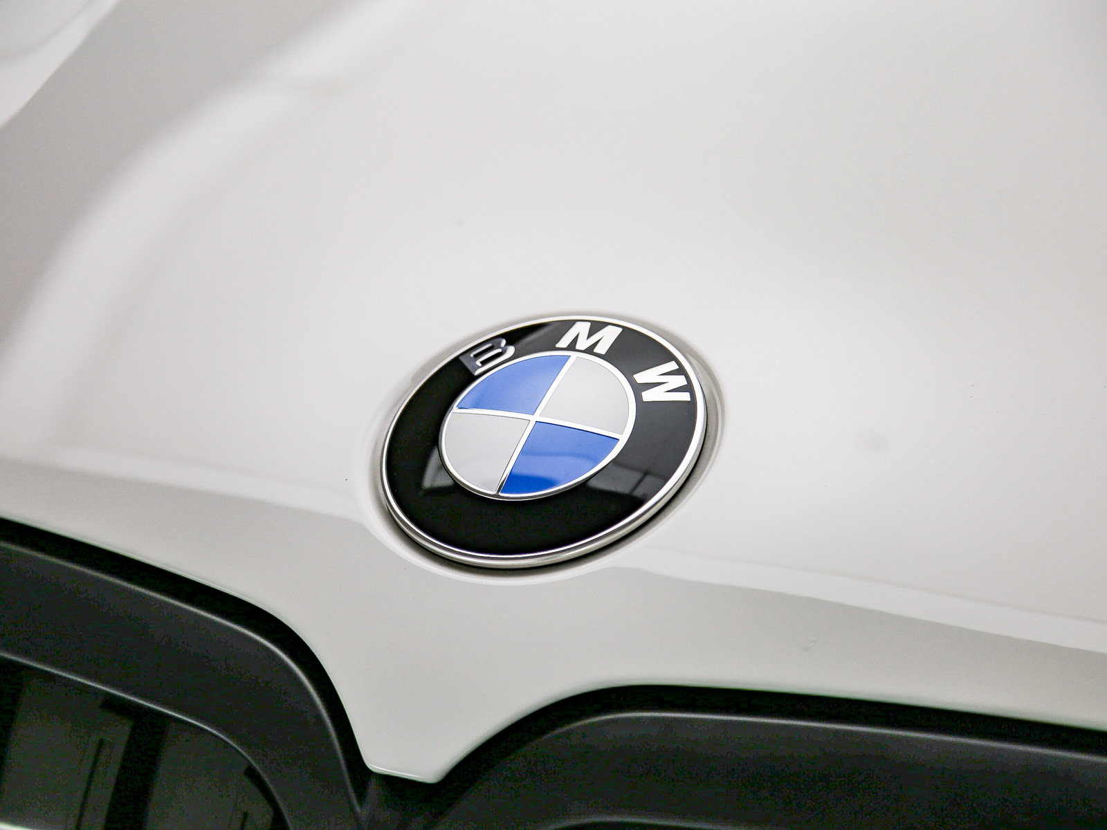 Used 2024 BMW X7 xDrive40i w/ M Sport Package AWD/4WD image 9