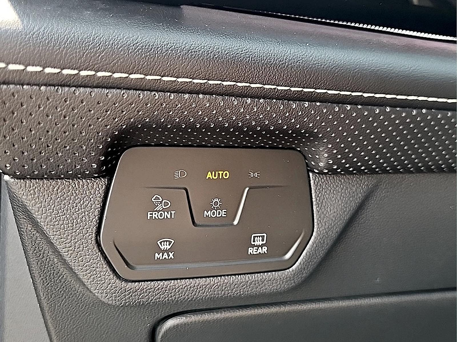 Used 2024 Volkswagen Atlas SEL Premium R-Line AWD/4WD image 23