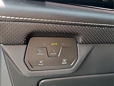 Used 2024 Volkswagen Atlas SEL Premium R-Line AWD/4WD image 23