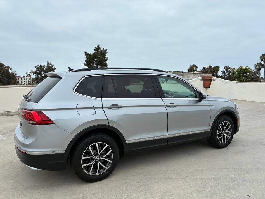 Used 2020 Volkswagen Tiguan SE w/ Panoramic Sunroof Package FWD image 9