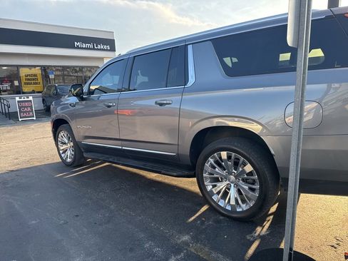 Used 2022 GMC Yukon XL SLT image 5