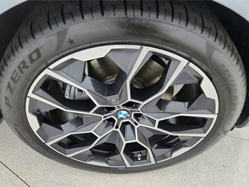 Used 2025 BMW X7 xDrive40i w/ M Sport Package image 60