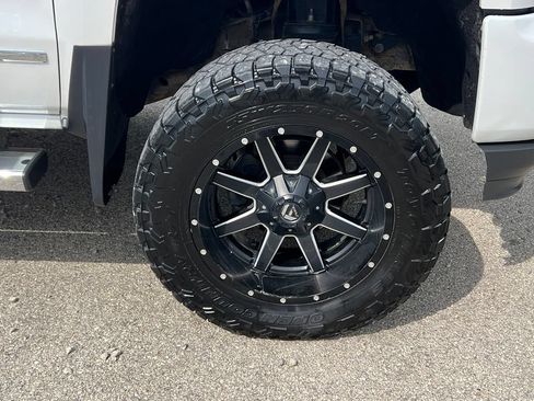 Used 2017 Chevrolet Silverado 1500 High Country AWD/4WD image 10