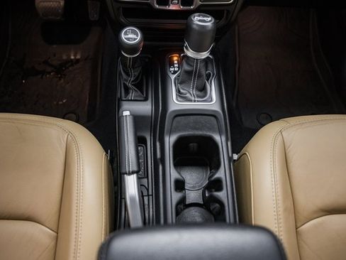 Used 2018 Jeep Wrangler Unlimited Sahara w/ Dual Top Group image 29