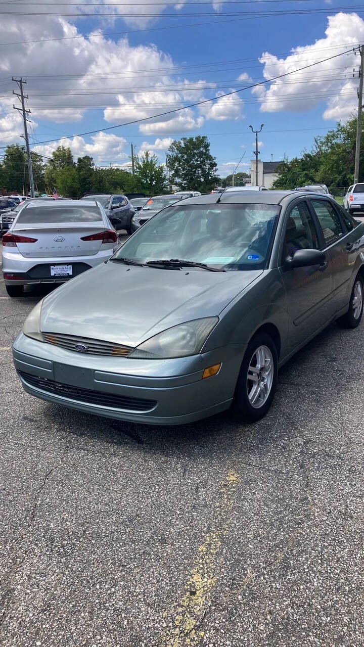 Used 2003 Ford Focus SE FWD image 2
