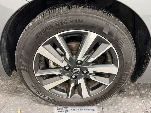 Used 2025 Nissan Versa SV FWD image 19