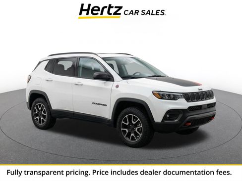 Used 2025 Jeep Compass Trailhawk AWD/4WD image 1
