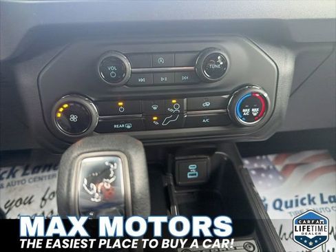 New 2025 Ford Bronco 4-Door image 30