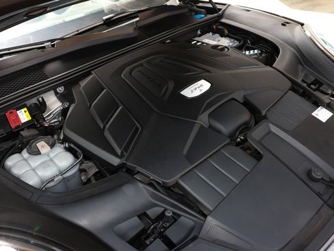 Used 2019 Porsche Cayenne S AWD/4WD image 57
