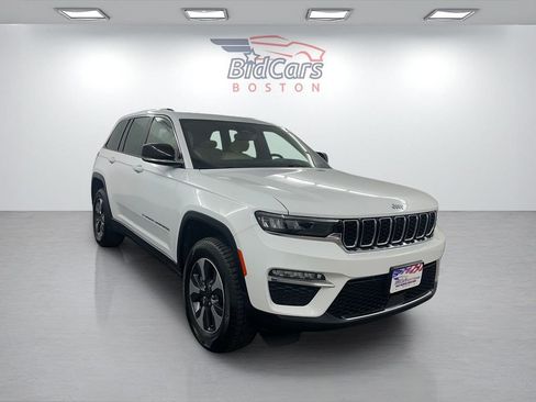 Used 2022 Jeep Grand Cherokee Limited 4xe AWD/4WD image 3