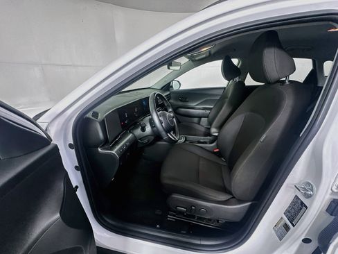 Used 2025 Hyundai Kona SEL FWD image 13
