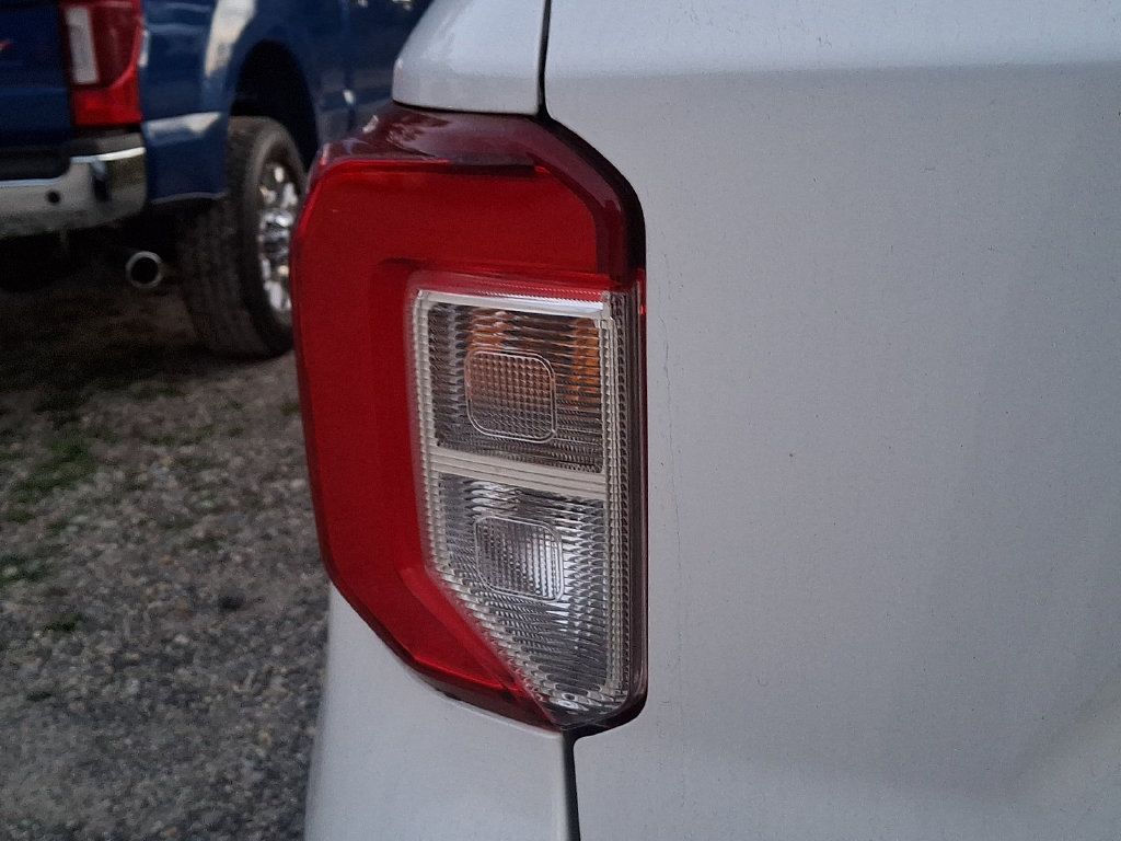 Used 2021 Ford Explorer Limited w/ Equipment Group 301A AWD/4WD image 9