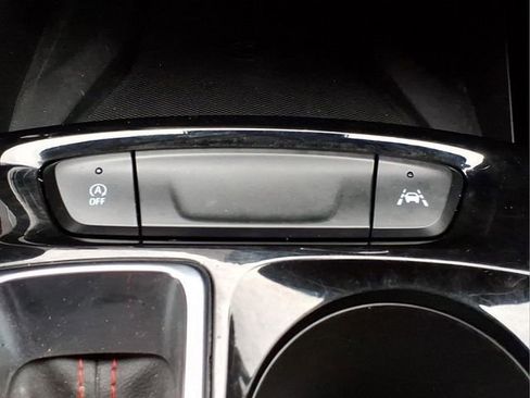 Used 2024 Chevrolet Trax RS w/ Sunroof Package FWD image 22