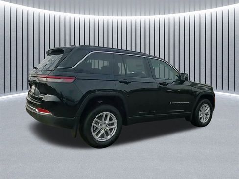 New 2025 Jeep Grand Cherokee Laredo X w/ Luxury Tech Group I image 8