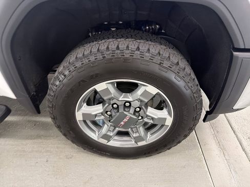 New 2026 GMC Sierra 2500 SLT AWD/4WD image 4