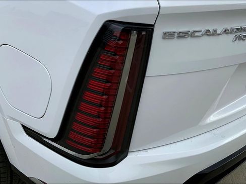 New 2025 Cadillac Escalade IQ Luxury 2 AWD/4WD image 15