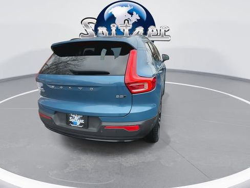 Used 2023 Volvo XC40 B5 Plus w/ Climate Package image 9