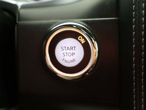 Used 2024 Nissan Armada Platinum image 43