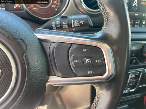 Used 2021 Jeep Wrangler Unlimited Sahara w/ Uconnect 4C Nav & Sound Group AWD/4WD image 27