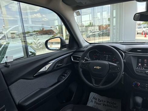 Used 2023 Chevrolet TrailBlazer LS FWD image 29