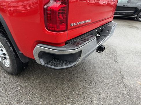 Used 2024 Chevrolet Silverado 2500 LT w/ Convenience Package image 7