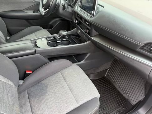 Used 2023 Nissan Rogue SV FWD image 35