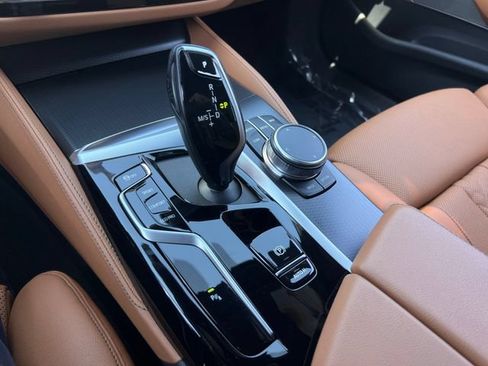 Used 2022 BMW 530i w/ M Sport Package RWD image 29