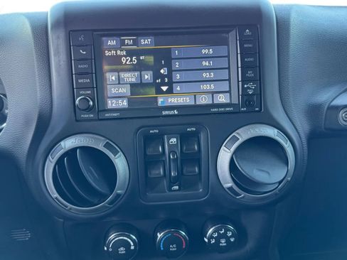 Used 2017 Jeep Wrangler Unlimited Sport w/ Quick Order Package 24S AWD/4WD image 29