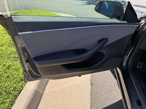 Used 2025 Tesla Model 3 Long Range RWD image 33