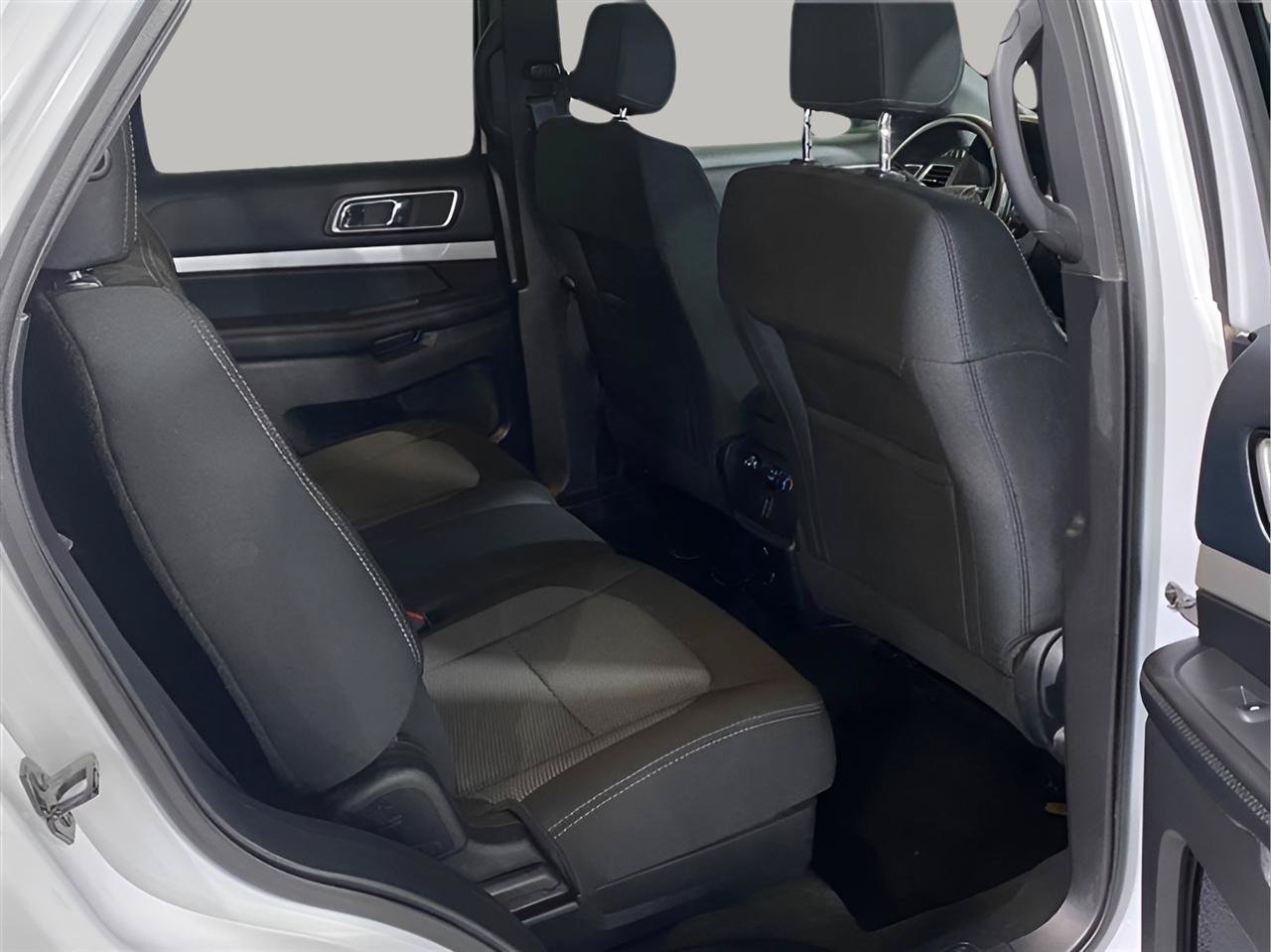 Used 2016 Ford Explorer XLT AWD/4WD image 30