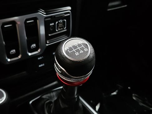 Used 2022 Jeep Wrangler Sport AWD/4WD image 14