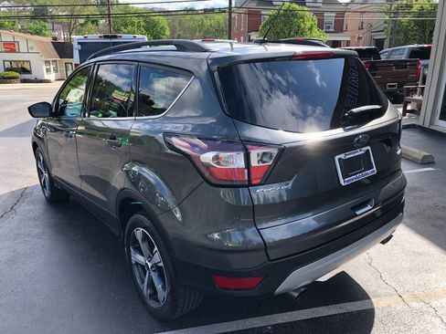 Used 2017 Ford Escape SE w/ Equipment Group 201A AWD/4WD image 3