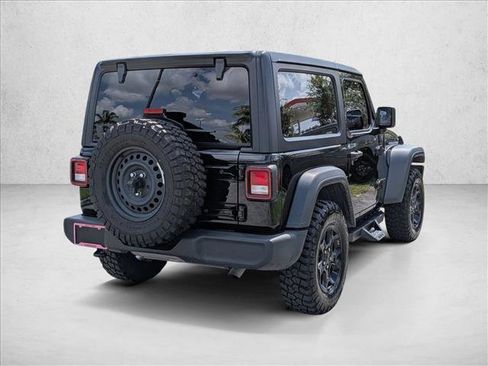 Used 2022 Jeep Wrangler Sport AWD/4WD image 5