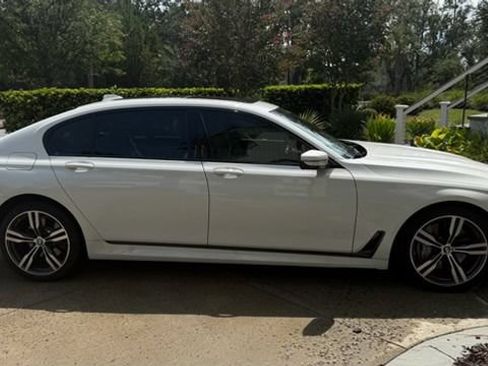 Used 2019 BMW 750i w/ Autobahn Package RWD image 2