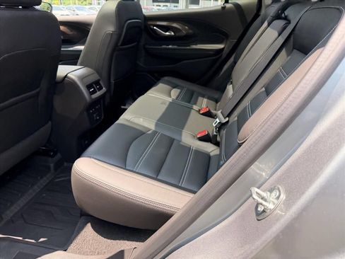 Used 2024 GMC Terrain Denali w/ Denali Premium Package AWD/4WD image 10